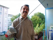 Wolfgang Frank, sur le balcon de son domicile yverdonnois. © Pittet