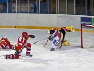 Présent sur les cinq buts yverdonnois, Vincent Dériaz a fait le spectacle, même quand il s’est agi d’aller chatouiller le gardien adverse! © Champi