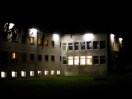 Les établissements, ici la colonie, ont besoin d’électricité jour et nuit. © Muriel Antille