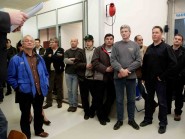 Les locaux ont été inaugurés lundi, en présence, notamment, du président de l’URP2R, Yves Schaffter (gris), du responsable du Centre, Philippe Turin (à sa droite), du président de l’Union suisse, Peter Sommer, et du syndic, Daniel von Siebenthal, qui s’est réjouit de conserver le Centre à Yverdon. © Muriel Antille