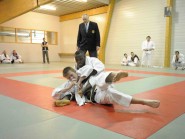 Hervé Ekofo (-73 kg) et l’EJD Yverdon II, ici face à Ron Ohrel, d’Attalens, ont terminé avec brio en tête de leur groupe de 2e ligue. © Nadine Jacquet Hervé Ekofo (-73 kg) et l’EJD Yverdon II, ici face à Ron Ohrel, d’Attalens, ont terminé avec brio en tête de leur groupe de 2e ligue. © Nadine Jacquet