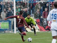 Claudio Gentile, ici face à Servette et Matias Vitkieviez, est parti au Mont. Le FC Baulmes comptera sur Damien Djuric au deuxième tour. © Muriel Antille