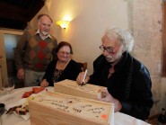 Une immense star du cinéma français de passage dans le Nord vaudois? C'est au Golf de Vuissens, et nulle part ailleurs, qu'il fallait se trouver samedi à midi! Pierre Richard y est en effet venu présenter ses vins, issus des Corbières, au sud de la France. © Muriel Antille
