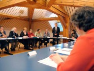 Jean-Daniel Carrard et Jean-Michel Benay, ont défendu les statuts de l’association intercommunale en matière de défense incendie et secours devant les conseillers communaux de Champagne, quelque peu sceptiques. © Nadine Jacquet Jean-Daniel Carrard et Jean-Michel Benay, ont défendu les statuts de l’association intercommunale en matière de défense incendie et secours devant les conseillers communaux de Champagne, quelque peu sceptiques. © Nadine Jacquet