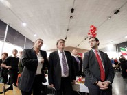 La fête de l'Indépendance vaudoise était organisée cette année par la section de Grandson à Chamblon, où les personnalités de l'UDC romande sont venues remonter le moral des troupes après les récents échecs électoraux. «Vaudois, un nouveau jour se lève!» La vedette du soir Oskar Freysinger (conseiller national valaisan), Claude-Alain Voiblet (candidat vaudois au Conseil d’Etat) et Dylan Karlen (président des Jeunes UDC vaudois) y ont mis le coeur. © Muriel Antille