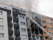 Les locataires de cet immeuble de la rue de Neuchâtel ne sont pas prêts de retrouver leur appartement. Les travaux, dont la durée avait été d’abord estimée à six mois, devraient prendre bien plus de temps que prévu. © Muriel Antille Les locataires de cet immeuble de la rue de Neuchâtel ne sont pas prêts de retrouver leur appartement. Les travaux, dont la durée avait été d’abord estimée à six mois, devraient prendre bien plus de temps que prévu. © Muriel Antille