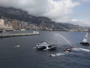 PlanetSolar en approche! Les sapeurs-pompiers de Monaco sont venus arroser sa réussite! © www.planetsolar.org