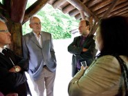Pascal Couchepin, au centre de toutes les attentions, avec le municipal Marc-André Burkhard, le syndic Daniel von Siebenthal et l’actuelle présidente du Conseil Valérie Jaggi Wepf. © Muriel Antille