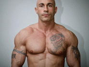 Georges Beyeler. 1m77, 89 kilos de muscles bâtis et entretenus avec une rigueur inaltérable. S’adonner au body building ne se résume pas à soulever des poids. © Muriel Antille