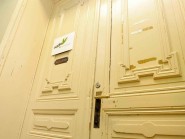 Au bureau d’AggloY, la porte est trop souvent fermée. © Nadine Jacquet