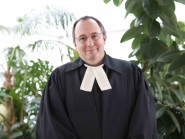 Daniel Gloor est désormais le nouveau pasteur de la Paroisse de Fontenay-Les Cygnes à Yverdon. Son culte d’installation a eu lieu dimanche dernier. © Justo Daniel Gloor est désormais le nouveau pasteur de la Paroisse de Fontenay-Les Cygnes à Yverdon. Son culte d’installation a eu lieu dimanche dernier. © Justo