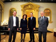 Le syndic Daniel von Siebenthal et la municipale Gloria Capt représentent la Ville, actionnaire majoritaire, avec Yves Braunschweig, absent. Demian Hodari, expert de l’hôtellerie, et Paul Fehr, ancien patron de Schinznach Bad, complètent ce conseil d’administration. © Nadine Jacquet Le syndic Daniel von Siebenthal et la municipale Gloria Capt représentent la Ville, actionnaire majoritaire, avec Yves Braunschweig, absent. Demian Hodari, expert de l’hôtellerie, et Paul Fehr, ancien patron de Schinznach Bad, complètent ce conseil d’administration. © Nadine Jacquet
