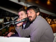L’entraîneur-joueur du FC Sion lors de sa conférence au Comptoir. Il en a profité pour donner quelques conseils aux jeunes présents. © Mikael Justo L’entraîneur-joueur du FC Sion lors de sa conférence au Comptoir. Il en a profité pour donner quelques conseils aux jeunes présents. © Mikael Justo