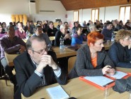 Les syndics du district ont écouté avec attention les propos d’Anne-Catherine Lyon à la grande salle de Vuiteboeuf. © Michel Duperrex Les syndics du district ont écouté avec attention les propos d’Anne-Catherine Lyon à la grande salle de Vuiteboeuf. © Michel Duperrex