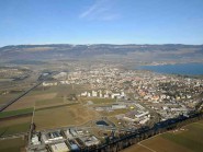 Le PST d’Yverdon-les-Bains, communément appelé Y-Parc, est l’un des plus grands de Suisse. Il s’étend jusqu’au viaduc autoroutier, au sud. © Pazzi -a Le PST d’Yverdon-les-Bains, communément appelé Y-Parc, est l’un des plus grands de Suisse. Il s’étend jusqu’au viaduc autoroutier, au sud. © Pazzi -a