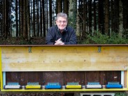 Marcel Jud a dû cadenasser ses ruches. © Aline Pfänder