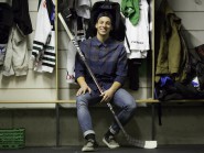Dans les vestiaires de la patinoire d’Yverdon, Maël Campanile se sent comme chez lui. © Sophie Bürki Dans les vestiaires de la patinoire d’Yverdon, Maël Campanile se sent comme chez lui. © Sophie Bürki