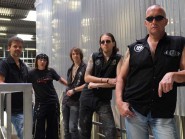 Le groupe «Sideburn» est composé de Lionel Blanc, Nick Thornton, Mike Riffart, Lawrence Lina et Roland Pierrehumbert (fondateur). © Rainer Koradi Le groupe «Sideburn» est composé de Lionel Blanc, Nick Thornton, Mike Riffart, Lawrence Lina et Roland Pierrehumbert (fondateur). © Rainer Koradi