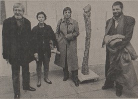 Deuxième depuis la gauche, Françoise Maréthoz lors de remise des prix aux lauréats pour l’animation artistique de l’hôpital, en mars 1987. BCU