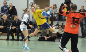 Vivien Ujhelyi et ses coéquipières prennent l’ascenseur. © Duperrex-a