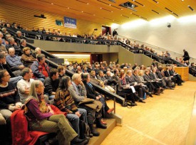 Les débats sur le parc ont toujours passionné les foules à Saint-Croix. © Jacquet -a