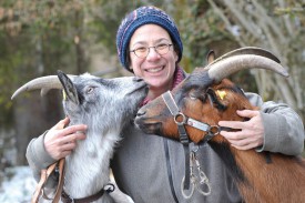 La jeune femme a tissé des relations fortes avec ses animaux. © Michel Duperrex