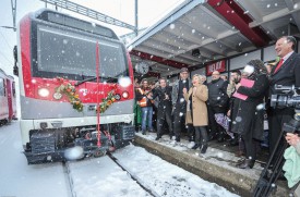 Emotions -et flocons- au moment de faire exploser la bouteille de champagne. © Carole Alkabes