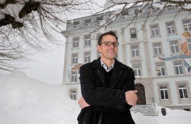 Le directeur des écoles de Sainte-Croix, Fabian Zadory, n’est pas sans connaître les hivers rigoureux du Balcon du Jura. © Michel Duperrex