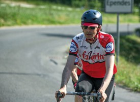 Raphaël Muriset a réussi son pari de franchir «le Mont Ventoux du Nord vaudois», entre Ependes et Suchy. © Champi