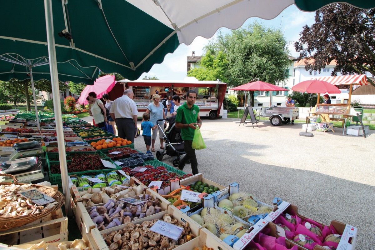 Le premier marché du village est né
