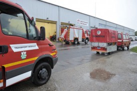 Les pompiers de Donneloye, Chavannesle- Chêne et d’Yverdon-les-Bains sont venus en renfort à la caserne d’Yvonand. © Michel Duvoisin