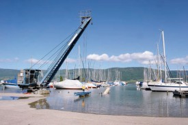Les pontons du port d’Yvonand sont sous l’eau. © Nadine Jacquet