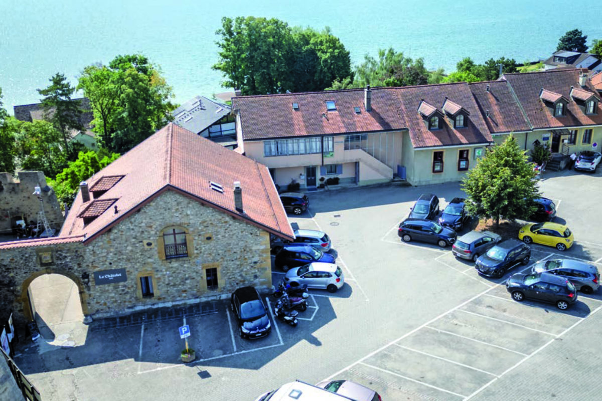 Les travaux gagnent la place