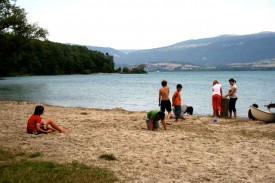La petite plage située à proximité du Colvert et du Port, à Yvonand, est très prisée par les enfants. La petite plage située à proximité du Colvert et du Port, à Yvonand, est très prisée par les enfants.