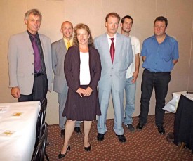 Les conseillers nationaux Jean-Pierre Grin et Yvan Perrin (à g.) et Jacques Nicolet, député de Lignerolle (tour à dr.), entourent Sandrine Robadey, Alexandre Maillard et Jérémy Kolly.