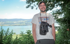 Sylvain Antoniazza en poste pour observer une colonie de cormorans. ©Carole Alkabes