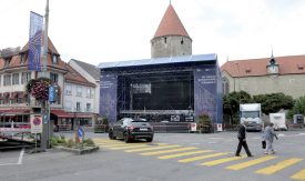 La Messe allemande sera interprétée, dimanche, sur la grande scène montée au bout de la rue de la Plaine. ©Michel Duperrex