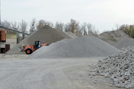 Le site de La Poissine, entre Grandson et Onnens, est déjà relié au rail et offre, ainsi, la possibilité de gérer l’impact écologique des transports. ©Michel Duperrex