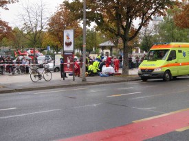 De nombreux badauds ont suivi les opérations de secours. Ce drame a suscité une vive émotion.