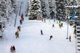 Petits et grands ont profité ce week-end de la neige fraîchement tombée sur les Rasses.