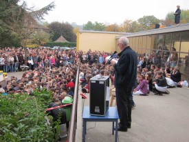 Six classes provisoires devraient être installées dans la cour des 4 Marronniers, en attendant la construction d’une extension définitive.