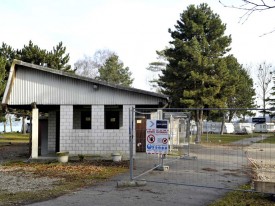 Les travaux pour remplacer le bloc sanitaire ont commencé.