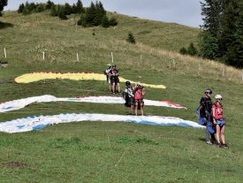 La «team Chasselas» a gagné un saut en parapente, en face du Titlis. ©Eric Chappuis