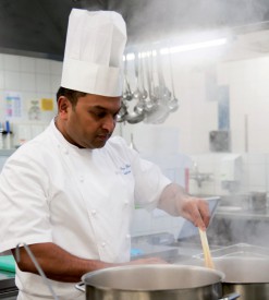 Le chef Hansel Sheldon Fonseca a quitté son poste aux Séchelles pour Yverdon-les-Bains. ©Gabriel Lado