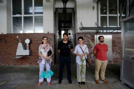 Réunis au sein de l’association YVAIRE, Suzanne Chapallaz, co-présidente, Urs Bona, Catherine Pauchard et Jonathan Rocca Funes demandent à la Ville d’Yverdon-les-Bains de leur céder un droit de superficie dans le périmètre du futur quartier Gare-Lac. © Muriel Antille