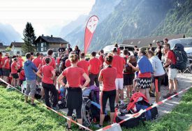 A Engelberg, les équipes ont participé à un concours de tir à la corde. ©Eric Chappuis