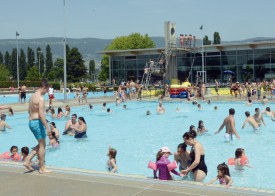 La piscine communale espère à nouveau faire le plein cet été. © Duvoisin -a