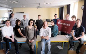 Les entrepreneurs en herbe ont été pilotés par Chantal Donzé et Yvan Haeri (au centre). © Nadine Jacquet