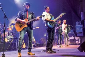 Gary Wicknam (à g.), alias Renaud Detressan, et Soldat Louis, de son vrai nom Serge Danet. ©Carole Alkabes