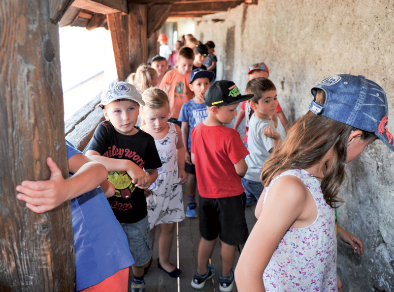 Une centaine d’enfants de la région ont participé à la chasse au trésor proposée par La Région Nord vaudois en partenariat avec le château. ©Carole Alkabes